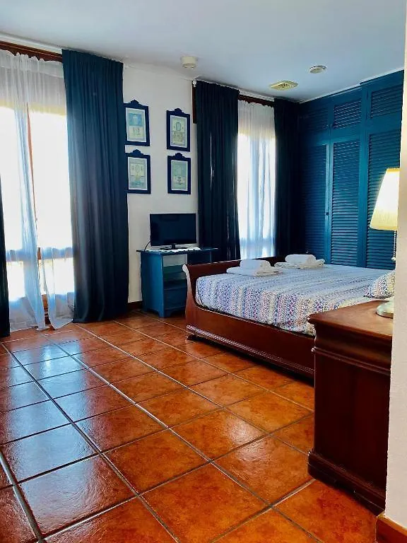 Villa Allyson B&B 료렛 드 마르